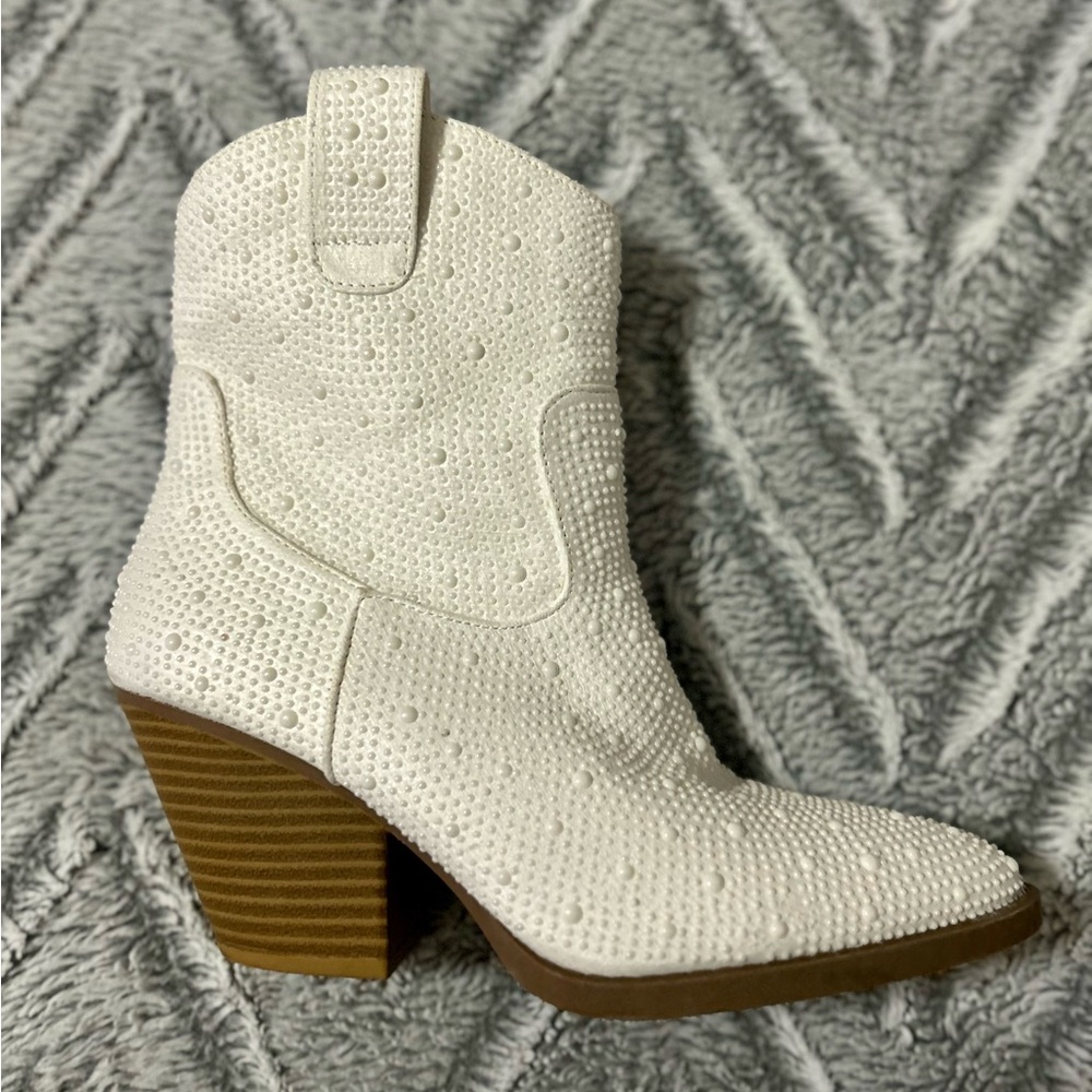 White Beaded Women's Ankle Cowboy Boots